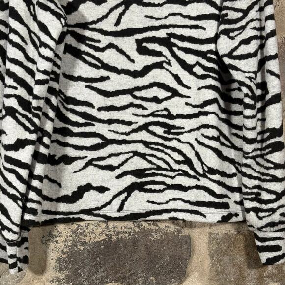 Social Standard By Sanctuary Sweater Woman's Medium Gray Black‎ Puff Sleeve - Picture 3 of 12